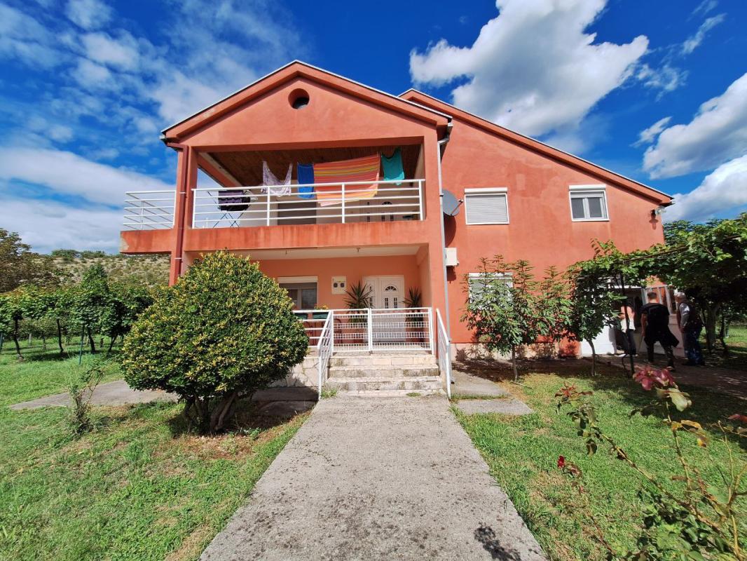 House in Danilovgrad, 212 m²