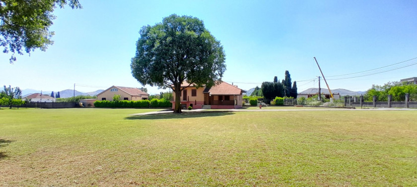 SALE - PLOT WITH HOUSE IN MAHALA - ZETA
