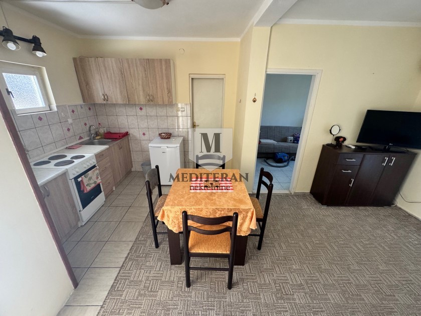 Prodajem Stan-Apartman, Topla