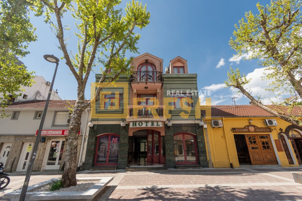 Hotel, 722m2, Center, Sale