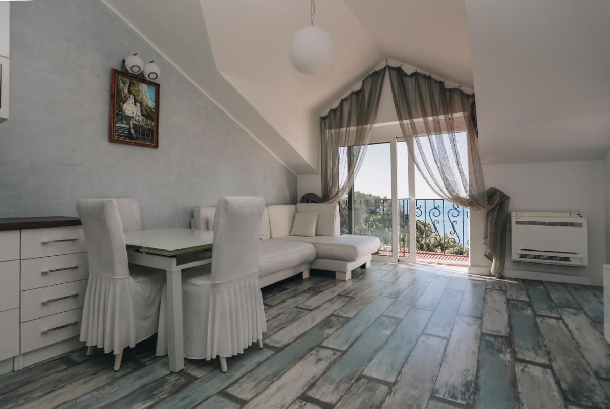 Apartment in Sveti Stefan, 98 m²