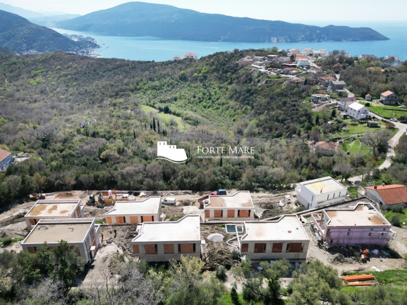 House For Sale, Podi, Herceg Novi