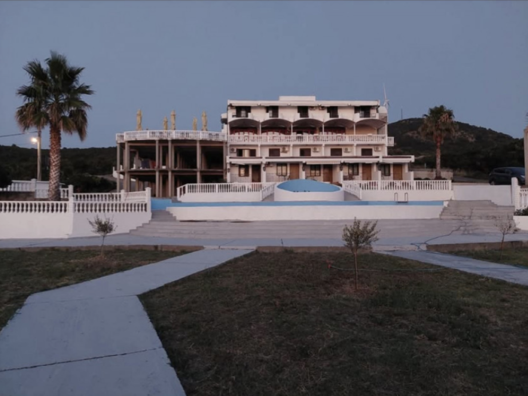 Commercial property in Utjeha, 1900 m²