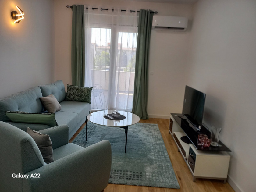 Apartment For Sale, Bar