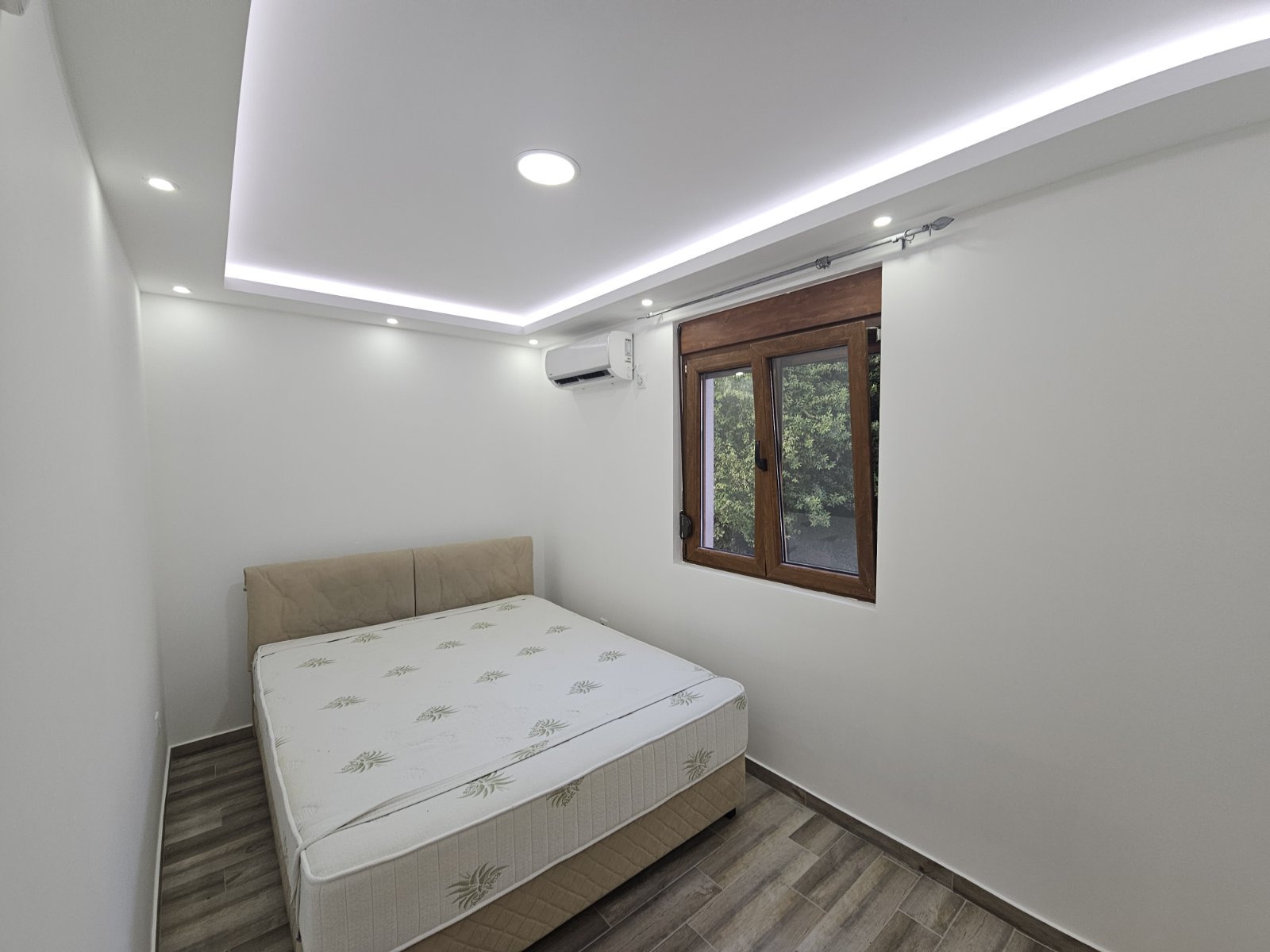 Iznajmljujem Stan-Apartman, Đenovići