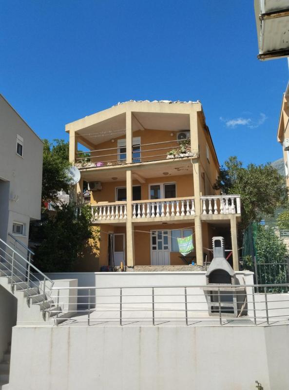 House in Dobra Voda, 200 m²