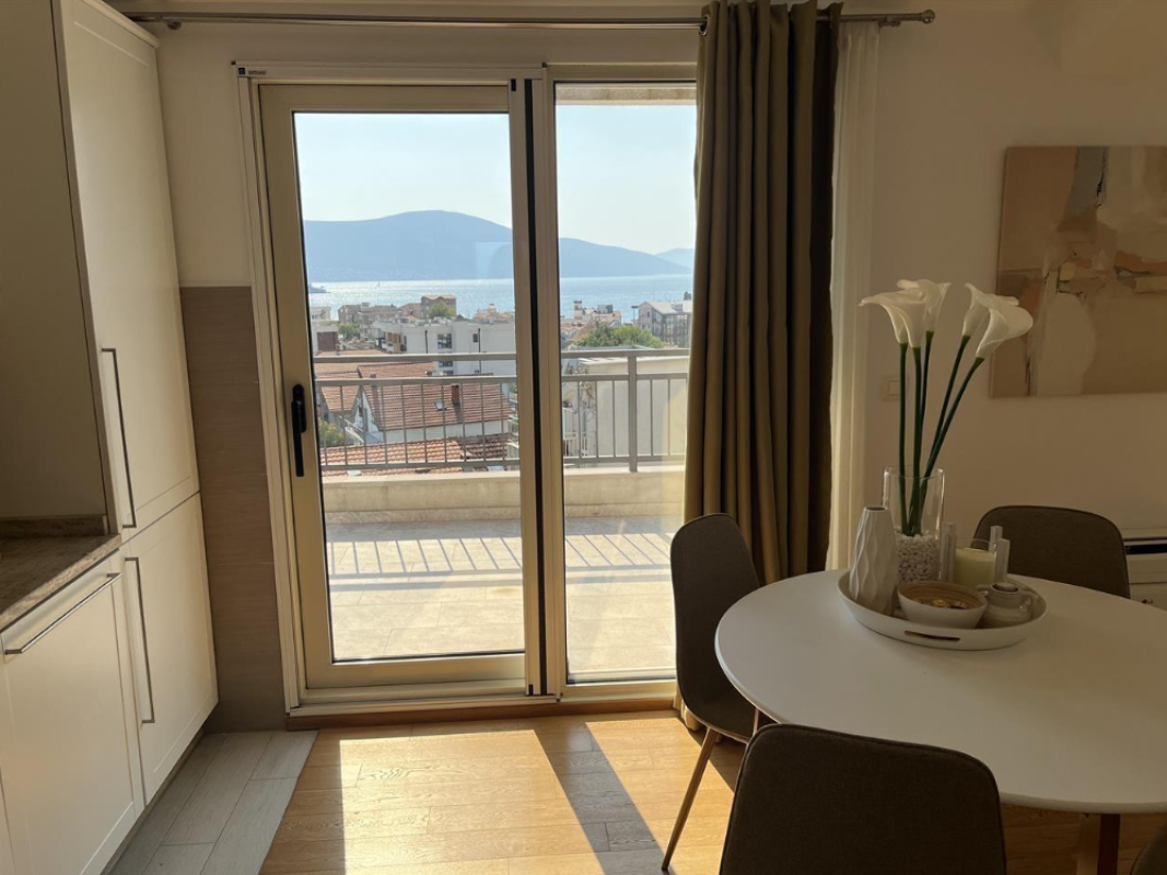 Apartment in Tivat, 99 m²