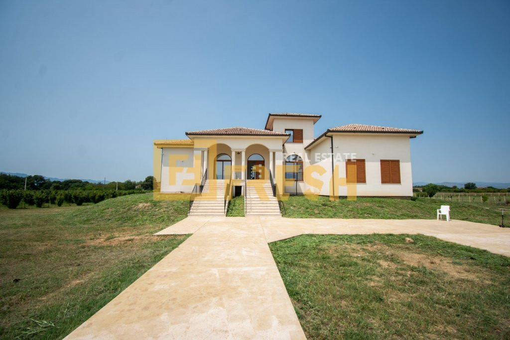 Kuća, 700m2, Zeta, Izdavanje