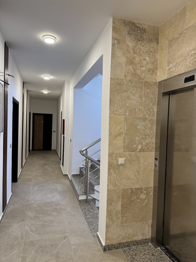 Prodajem Stan-Apartman, Ulcinj