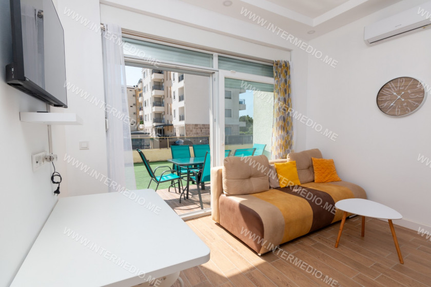 One-Bedroom Furnished Apartment in a Newly Built Residence, Bijela