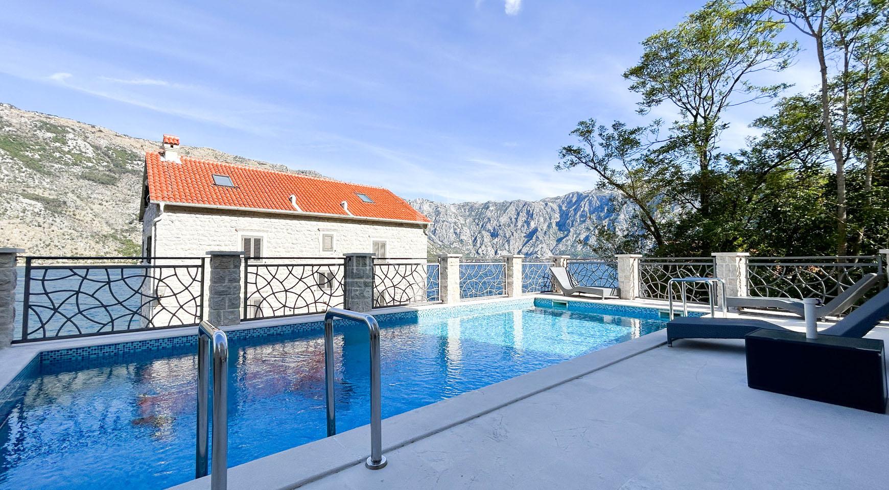 Exclusive apart-hotel 20 meters from the sea