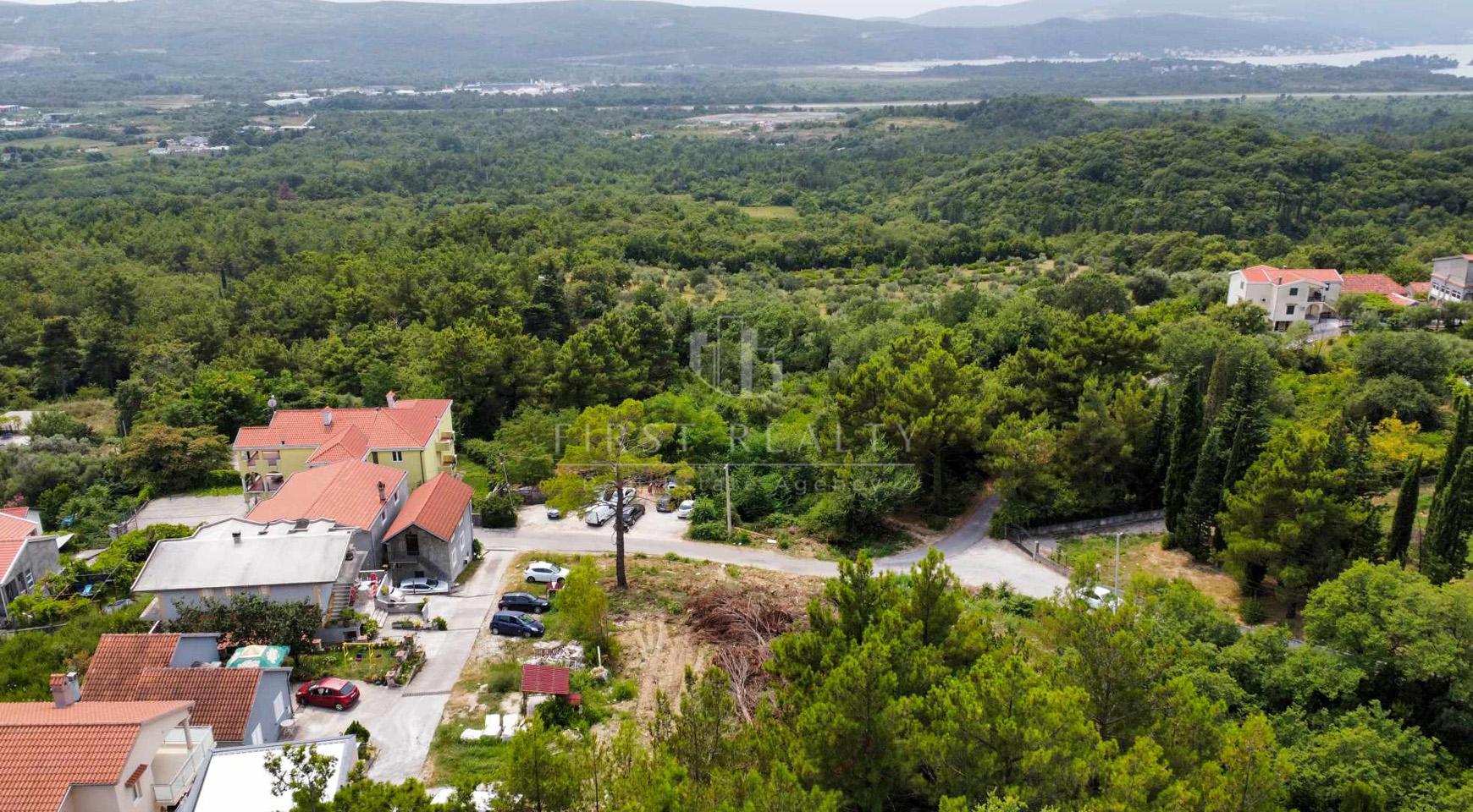 Urbanized plot in Kavac