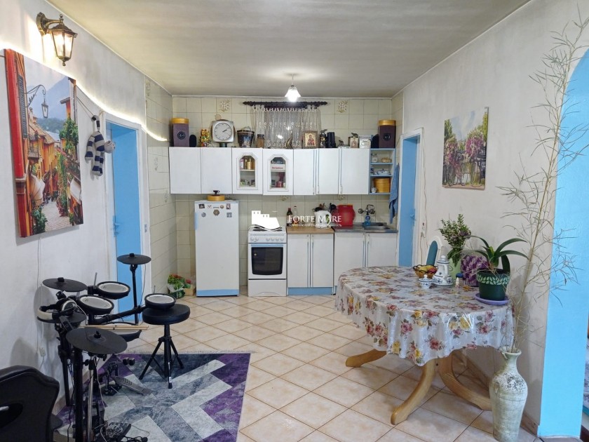 Prodajem Kuću, Herceg Novi, Mojdež