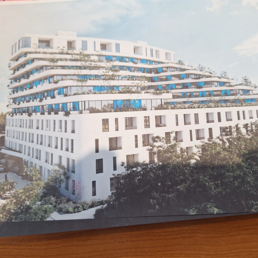 Apartment For Sale, Bar