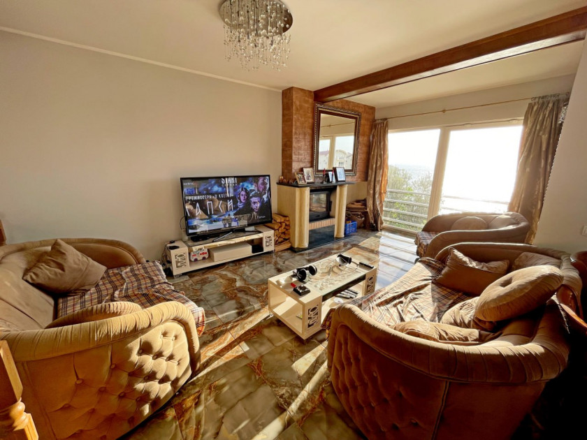 Apartment For Sale, Utjeha