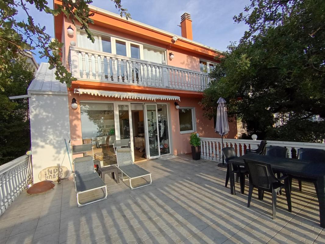 House in Sutomore, 282 m²