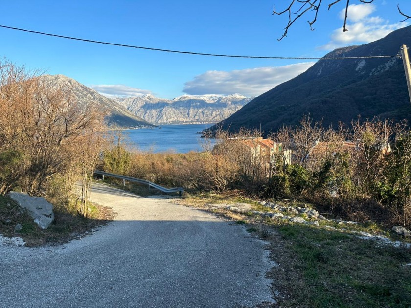 House For Sale, Morinj