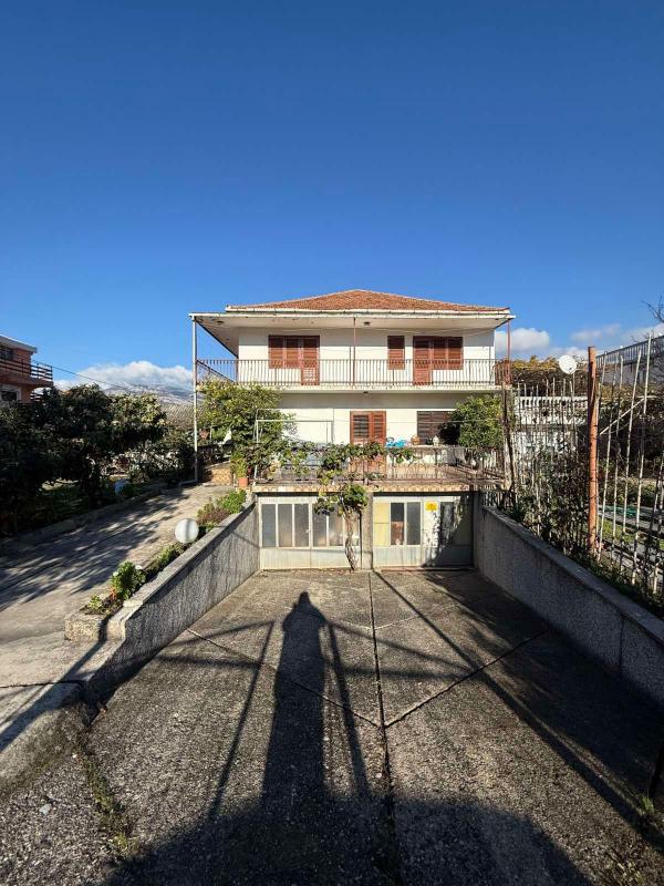 House in Polje, 240 m²