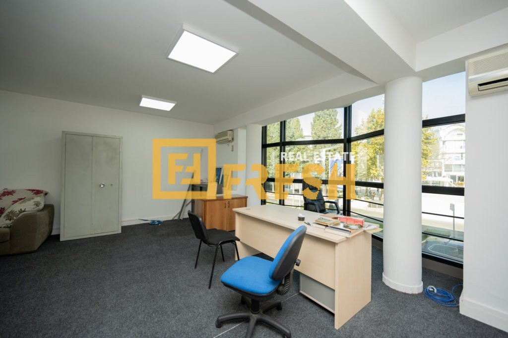 Office space, 1000m2, Center, Rent