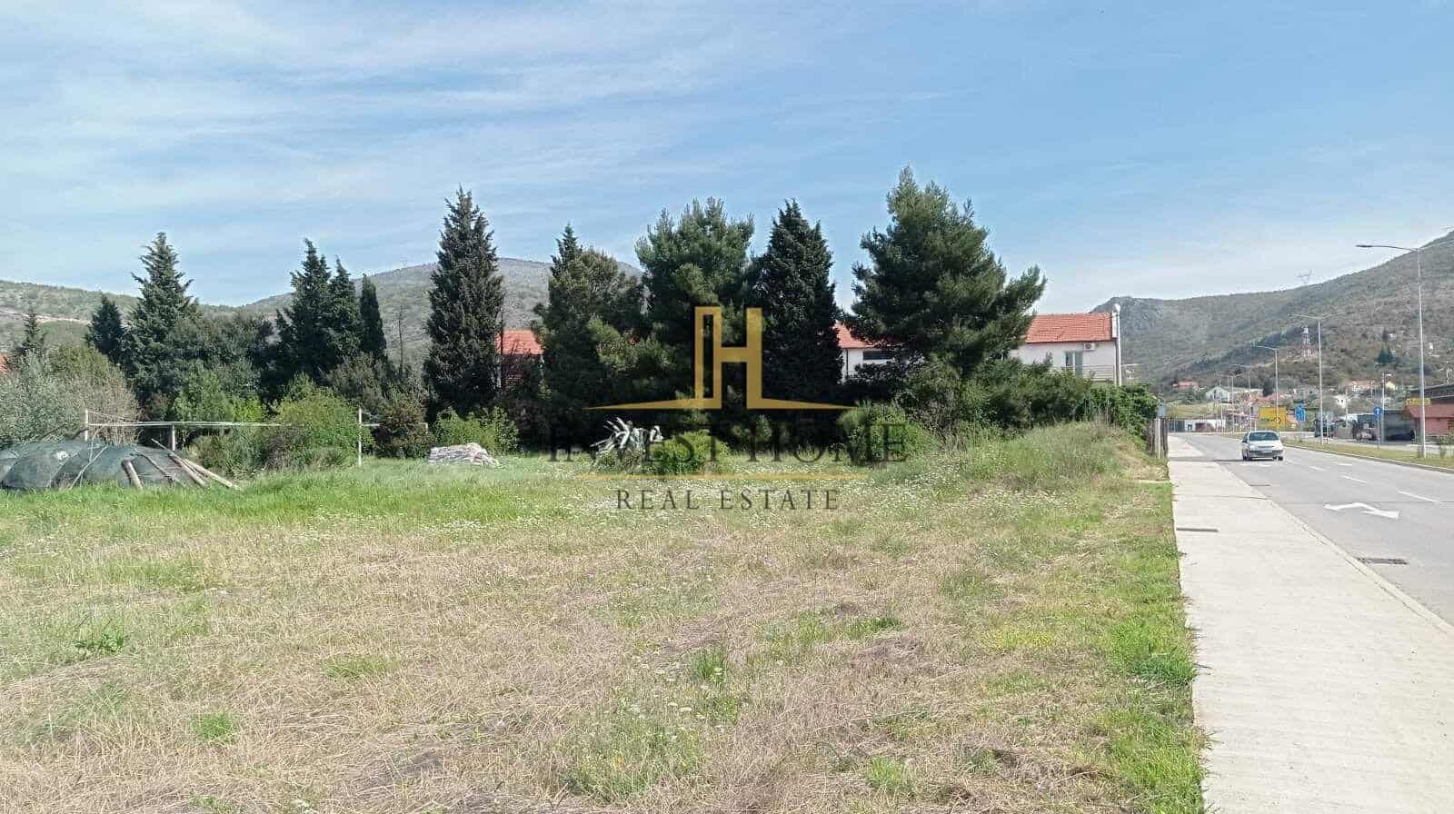 Plac, Zlatica, 2.600m2