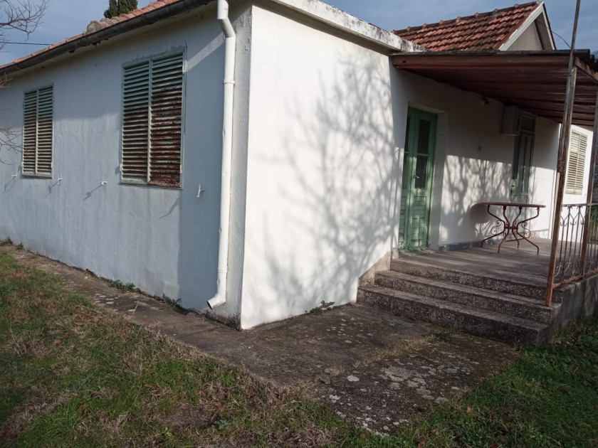 Prodajem Građevinsko Zemljište, Bar