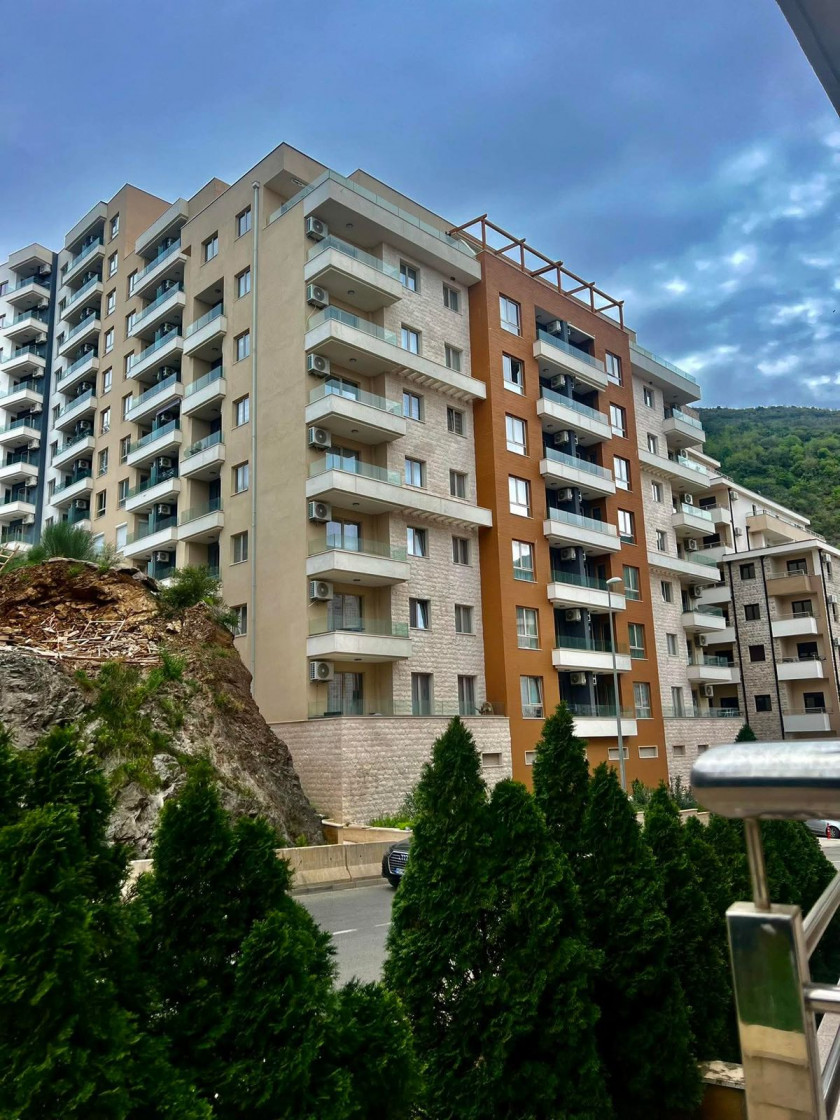 Prodajem Stan-Apartman, Bečići