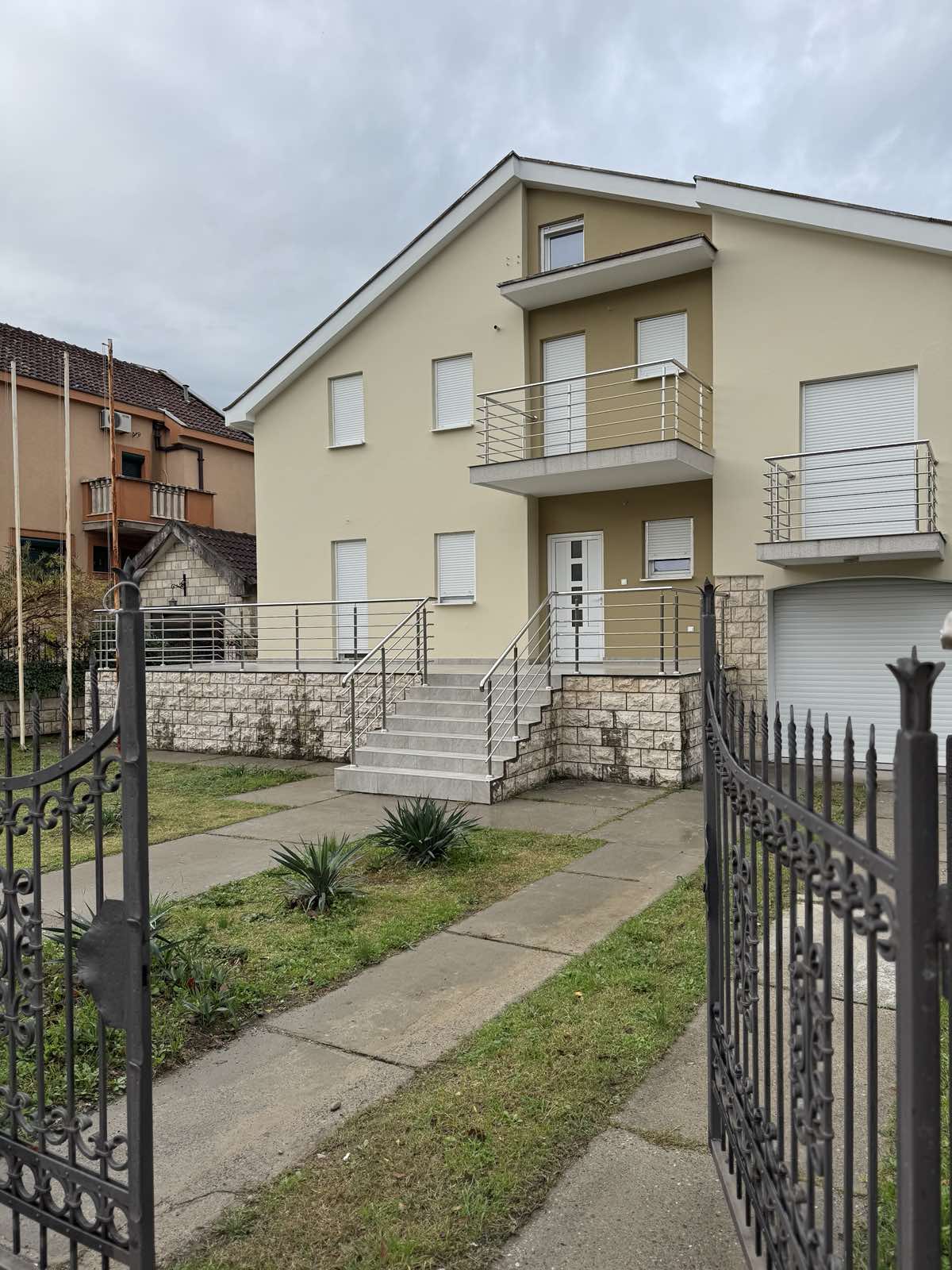 House For Rent,500m2,Stari Aerodrom,Podgorica