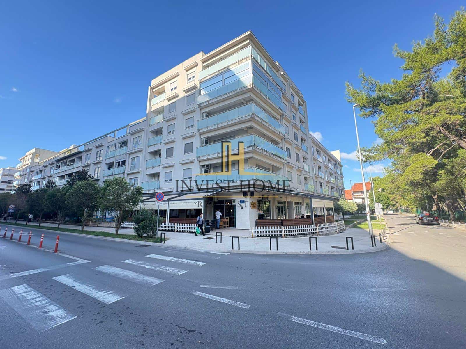 Poslovni prostor, Tološki apartmani, 151m2