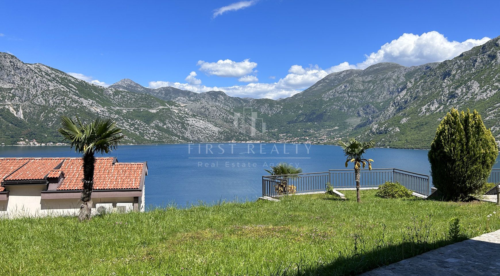 Two bedroom apartment in a complex with its own beach