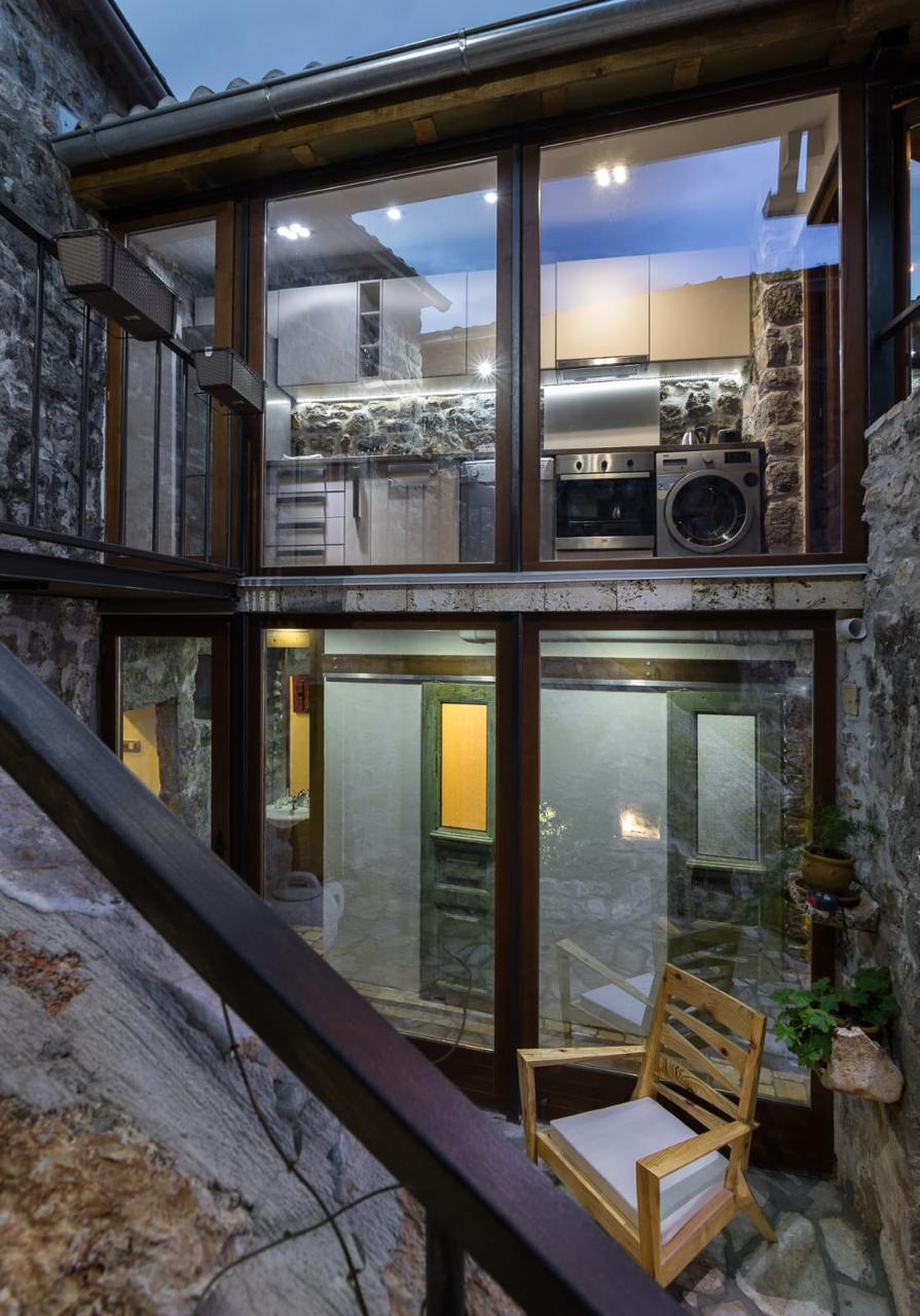 House For Sale, Đuraševići