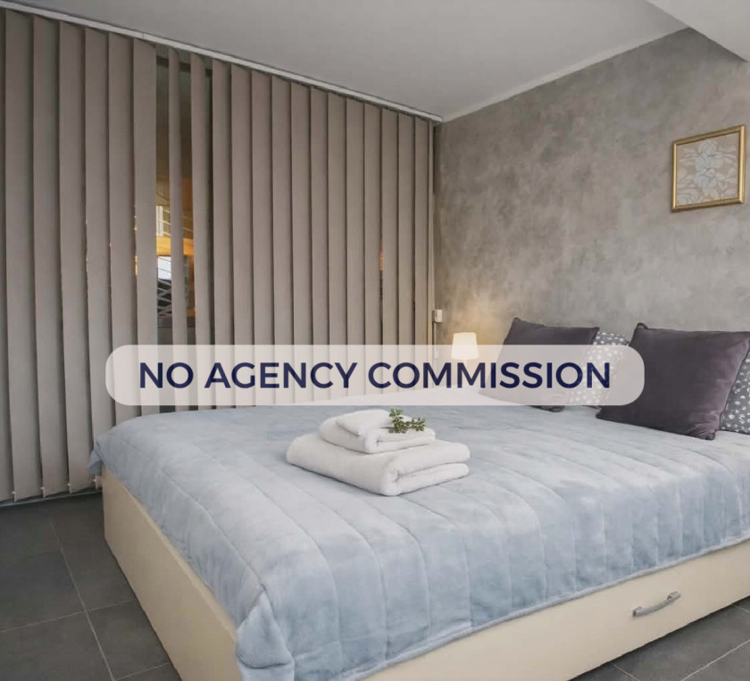 Dvosoban stan na prvoj liniji mora sa dvorištem – Dobrota, Kotor