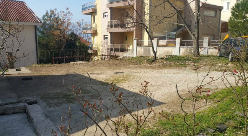 Urbanized building plot with sea view, Dobrota