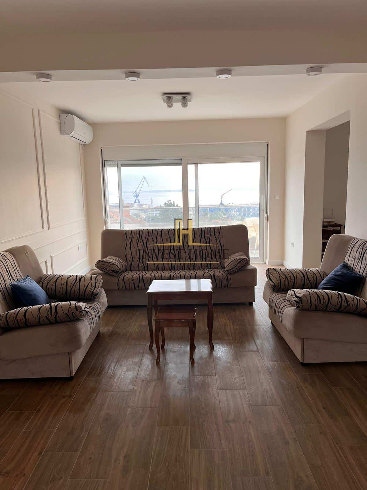 Trosoban duplex stan, Bijela, 170m2