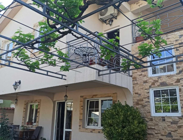 House in Ilino, 220 m²