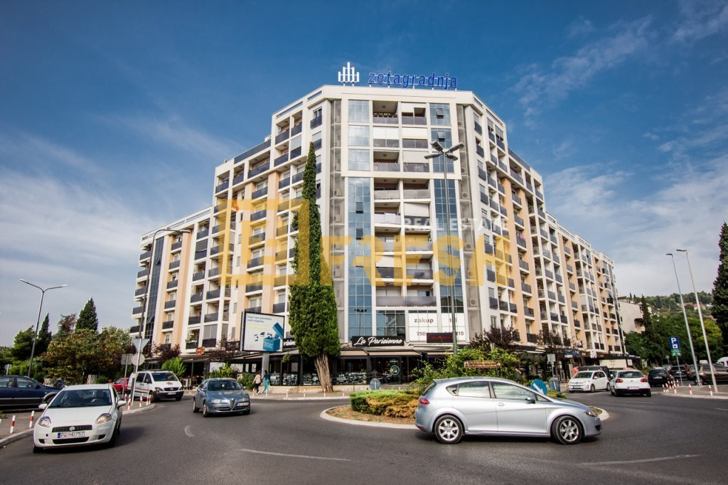 Trosoban lux stan, 110m2, iza Palade, Izdavanje