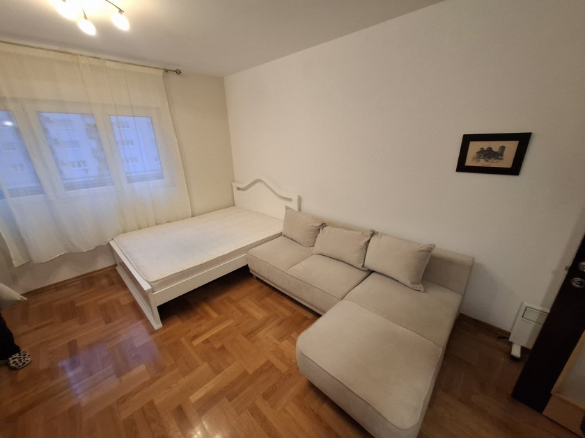 Prodajem Stan-Apartman, Tuški Put