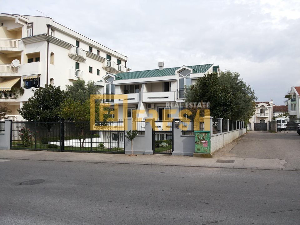 House, 350m2, Stari Aerodrom, For sale