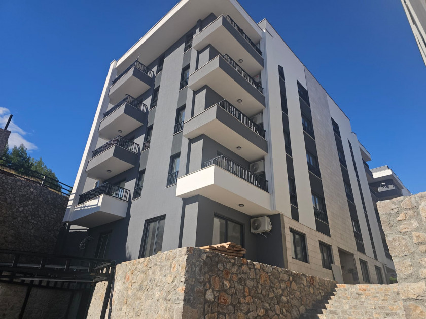 Prodajem Stan-Apartman, Gorica