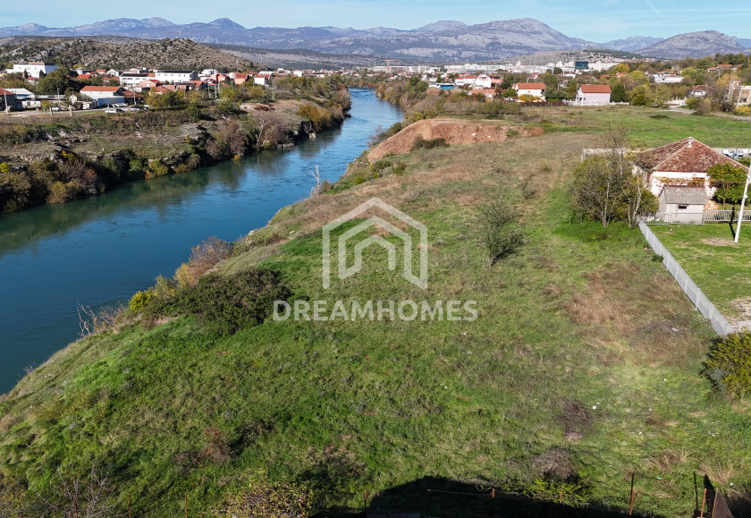 PRODAJA, URBANIZOVAN PLAC, Dajbabe – iza škole Podgorica, 2.025 m²