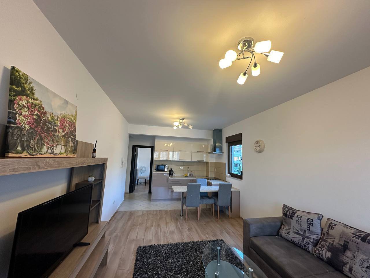 Apartment For Sale, Gospoština