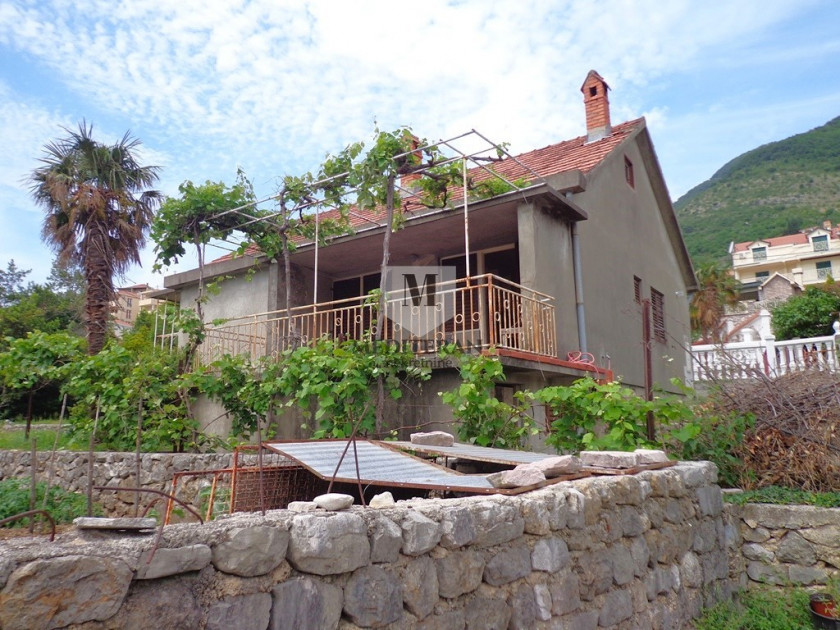 Prodajem Kuću, Kamenari