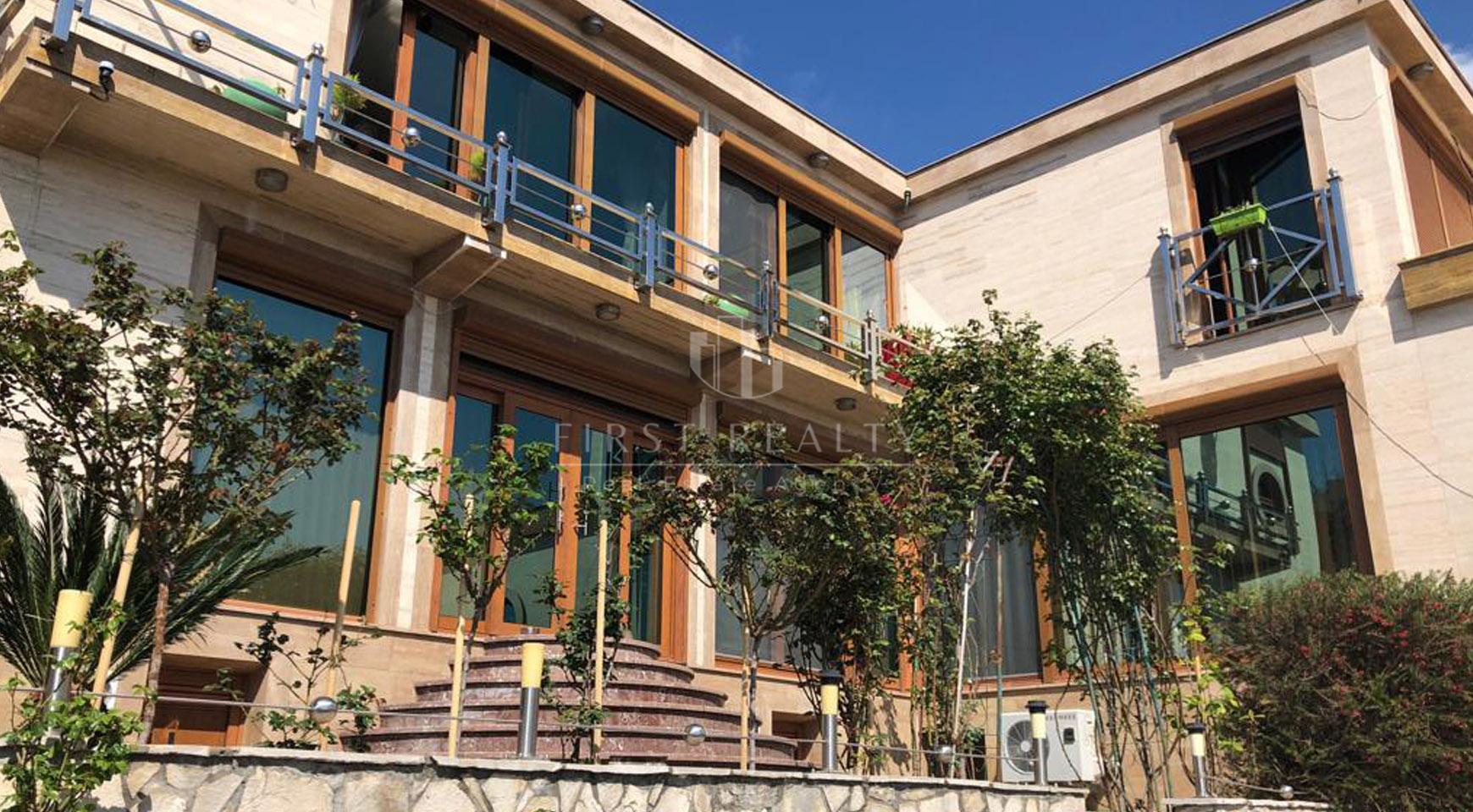 Luxury villa with a large plot in the suburbs of Budva