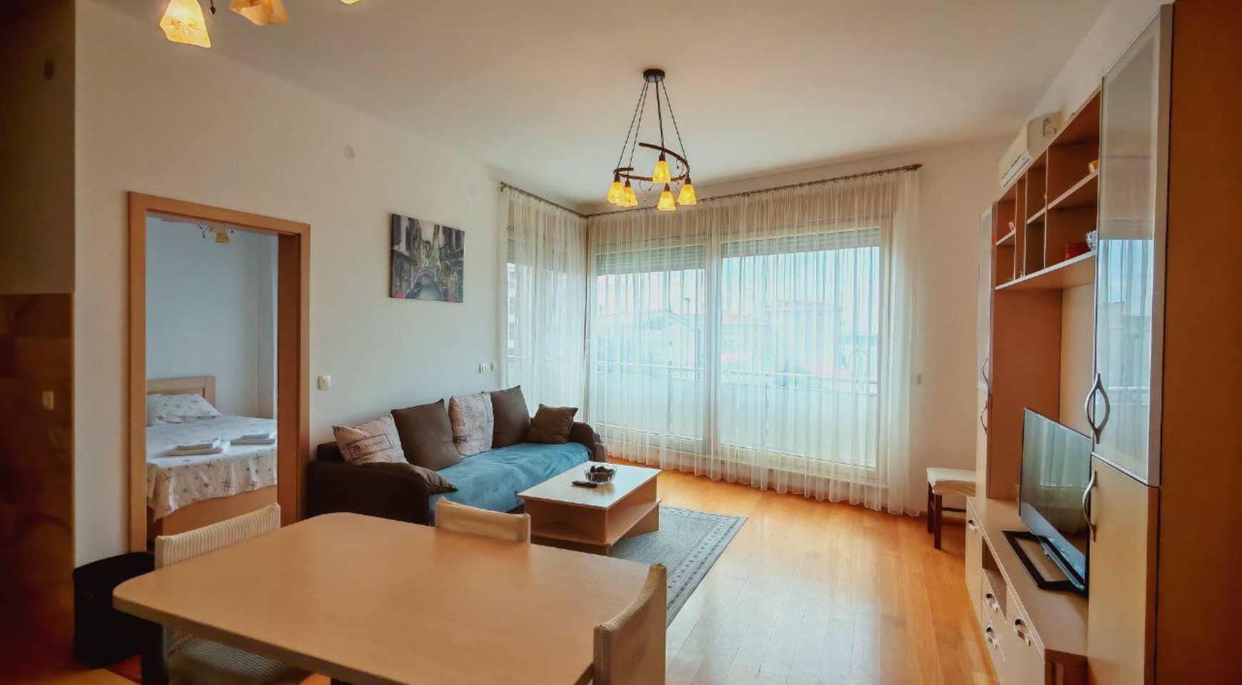 One-bedroom apartment with direct sea views, Bečići