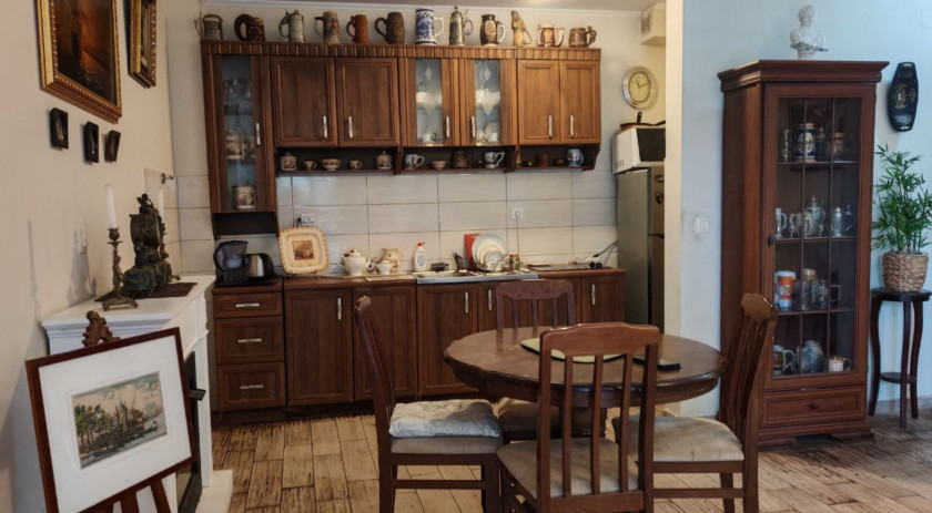 Charming apartment with private courtyard