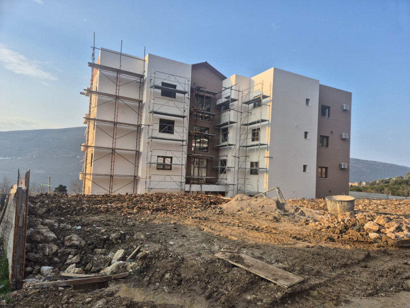 Prodajem Stan-Apartman, Đenovići