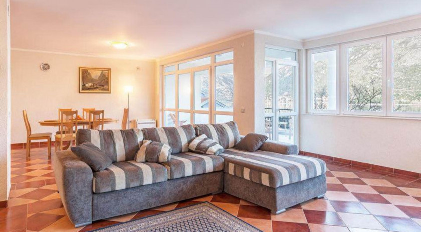 Luxury apartment with panoramic views, Stoliv