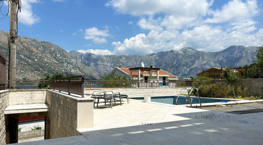 Comfortable villa with swimming pool and sauna with panoramic view, Stoliv