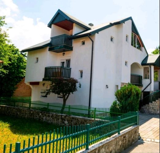 Prodajem Kuću, Kolašin