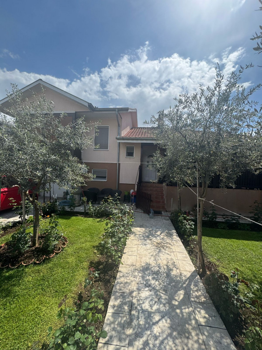 House For Sale, Zagorič