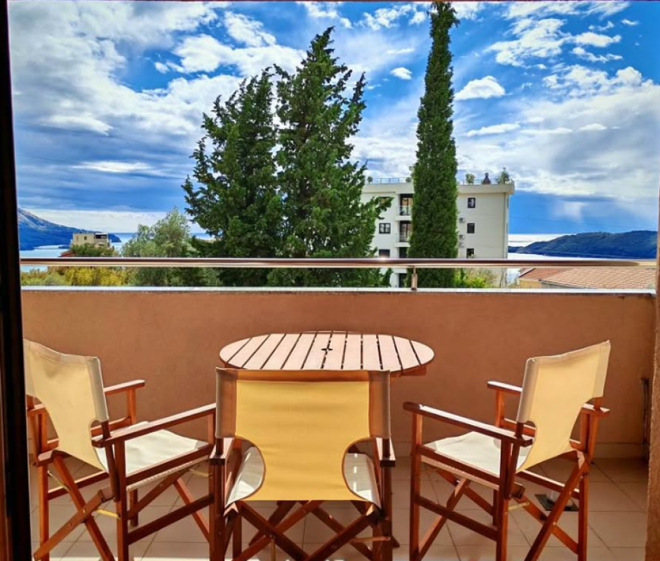 Apartment in Becici, 32 m²